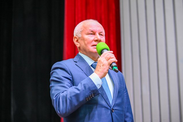 День первоклассника: муниципальные депутаты подарили новогиреевским школьникам настоящий праздник