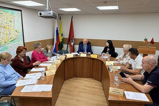 В Новогирееве прошло первое после летних каникул заседание муниципального депутатского корпуса