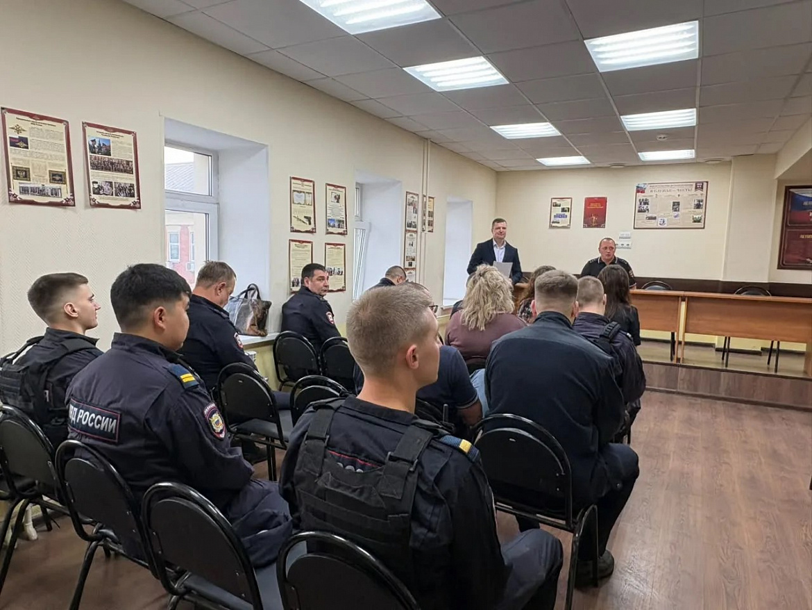 В Восточном административном округе Москвы прошли мероприятия по государственному правовому информированию и патриотическому воспитанию сотрудников полиции