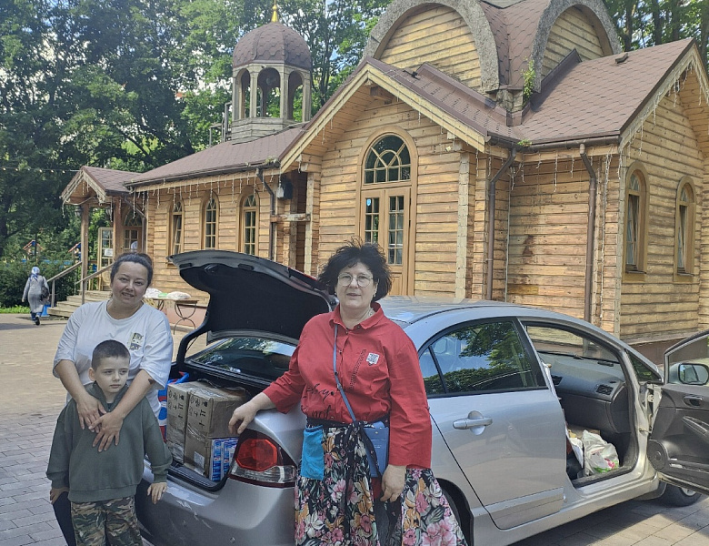 Прихожане храма святого Владимира вновь отправили гуманитарный груз на СВО
